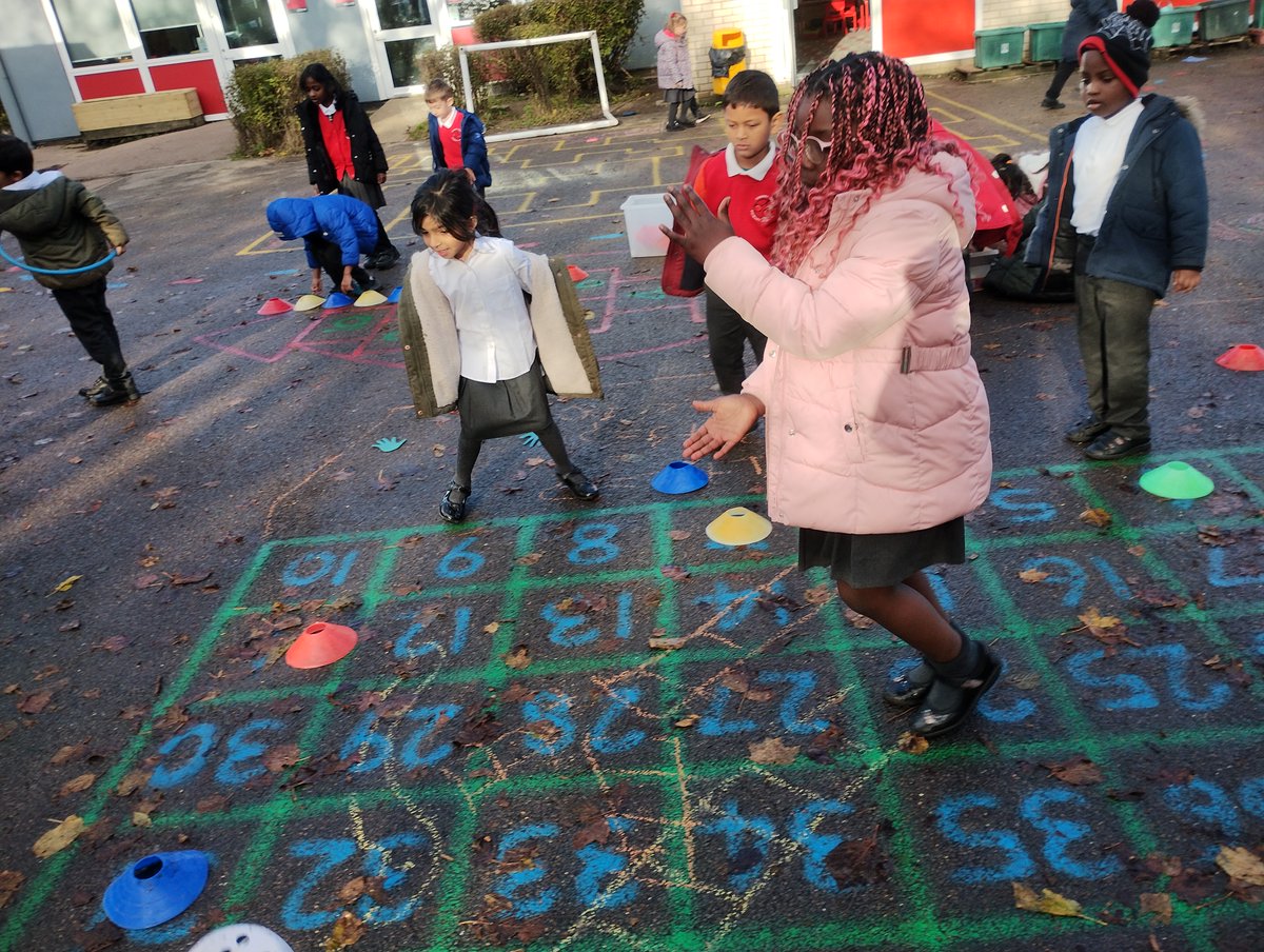 MrsGornallCTS's tweet photo. This week is #MathsWeek23 @CTS_Watford and year 1 have gone from maths inside the classroom to maths outside! This afternoon we we really enjoyed counting, scoring, playing and pattern making on the playground! #CTSmathsweek @MissWCTS https://t.co/t15SWUuKId