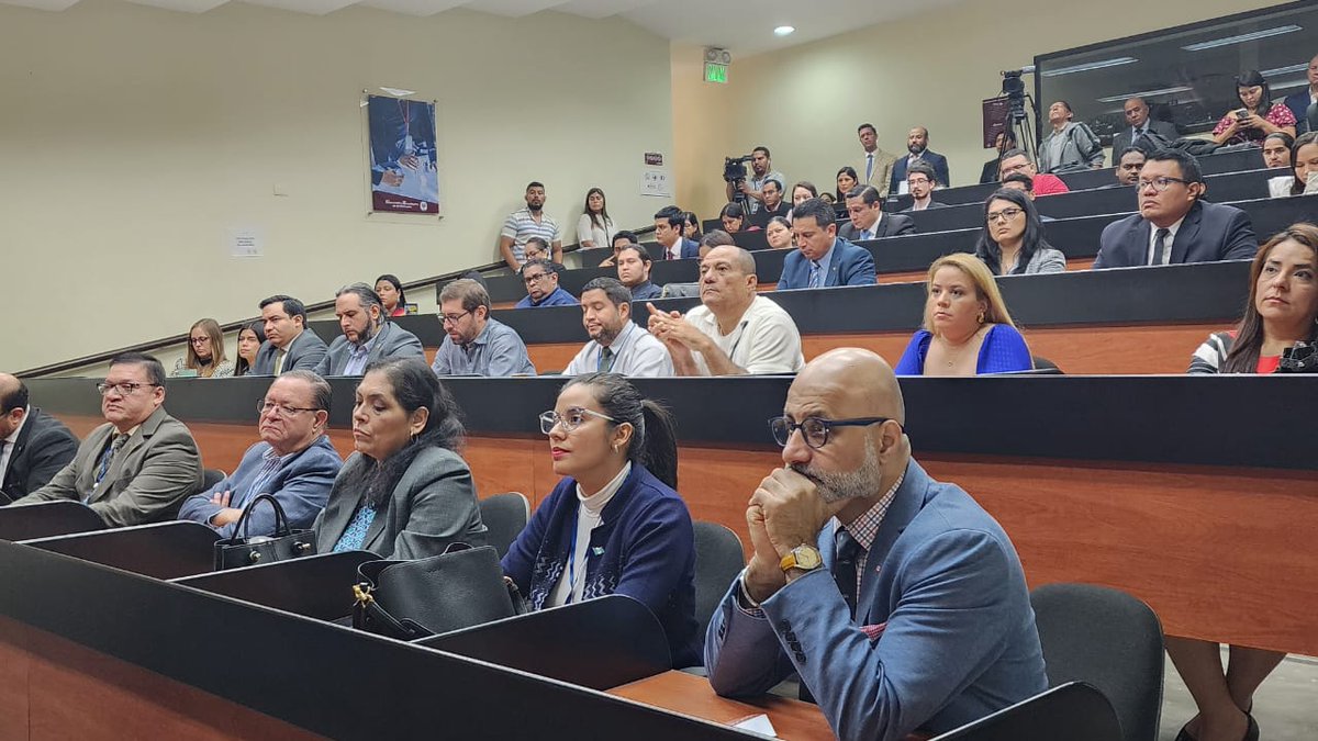 asielsalvador's tweet photo. #ASIInnovationWeek es más que un evento de #Innovación Es el movimiento que busca también inspirar la creatividad, impulsar la colaboración y estimular el espíritu innovador que permitirá a llevar a la industria salvadoreña a nuevos niveles de excelencia, @ciegokdr presidente ASI https://t.co/VqdZ12qEdT