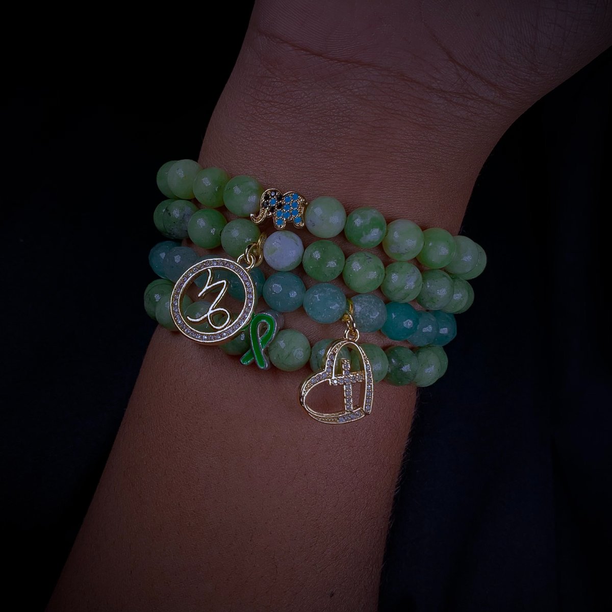 beadedgreatness's tweet photo. Channeling my inner earth goddess with this stunning peridot bracelet 💚✨ 
 #PeridotJewelry #NatureInspired #GoddessVibes #JewelryLove #PeridotBracelet https://t.co/3AvPcDBwfc