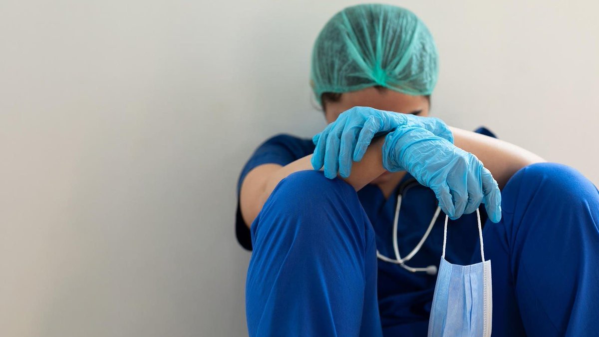 MentalHealthAm's tweet photo. .@CDCgov has launched a new program to address an emerging #MentalHealth crisis among #healthcare workers, as nearly half the workforce experienced burnout in 2022.

Read more from @Forbes: https://t.co/KmRgAtNpGH https://t.co/REf8EaMxKn
