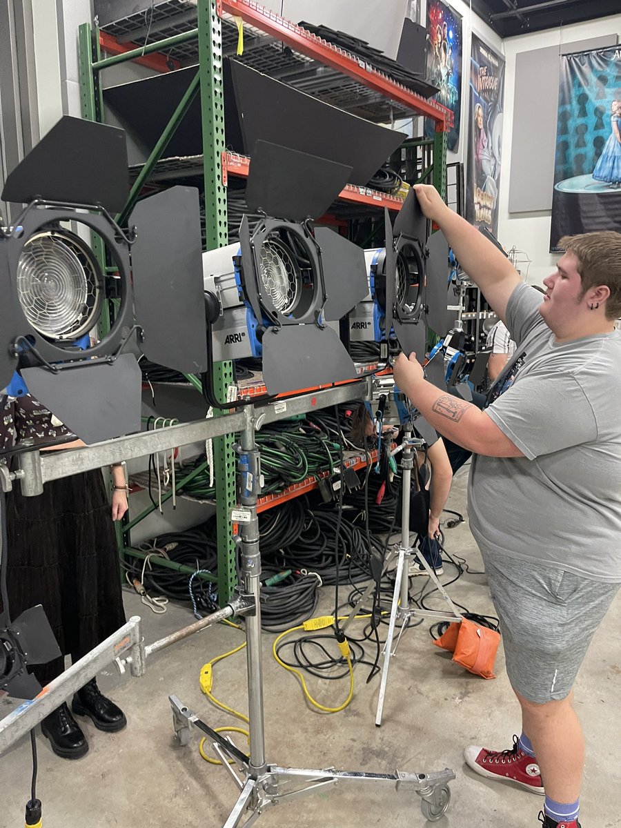 sobfuttc's tweet image. How’s your Fall 2 classes going 
@tridenttech ?
A lot of us are enjoying Lighting Fundamentals with Mark Bradley this fall 2. Between the hands on activities and team work we are having a blast.

.
.
.
#ttc #tridenttech #sobfuttc #lightingfundamentals