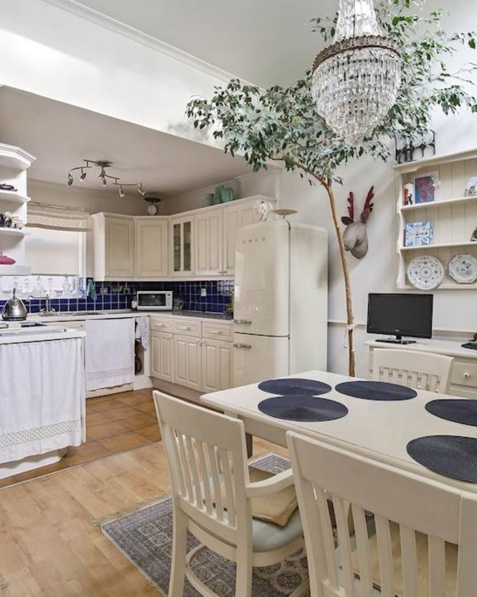 MartinCoCP's tweet photo. TO LET 🔑 Two Bedroom Maisonette in Anerley, £460pw/£1995pcm. 
A split-level home with lots of character. 📆 Available From 16th December. Part furnished.

Call ☎️ 0208 771 9990
📧 crystalpalace@martinco.com

#selondon #se19 https://t.co/HeEMN4RvLF