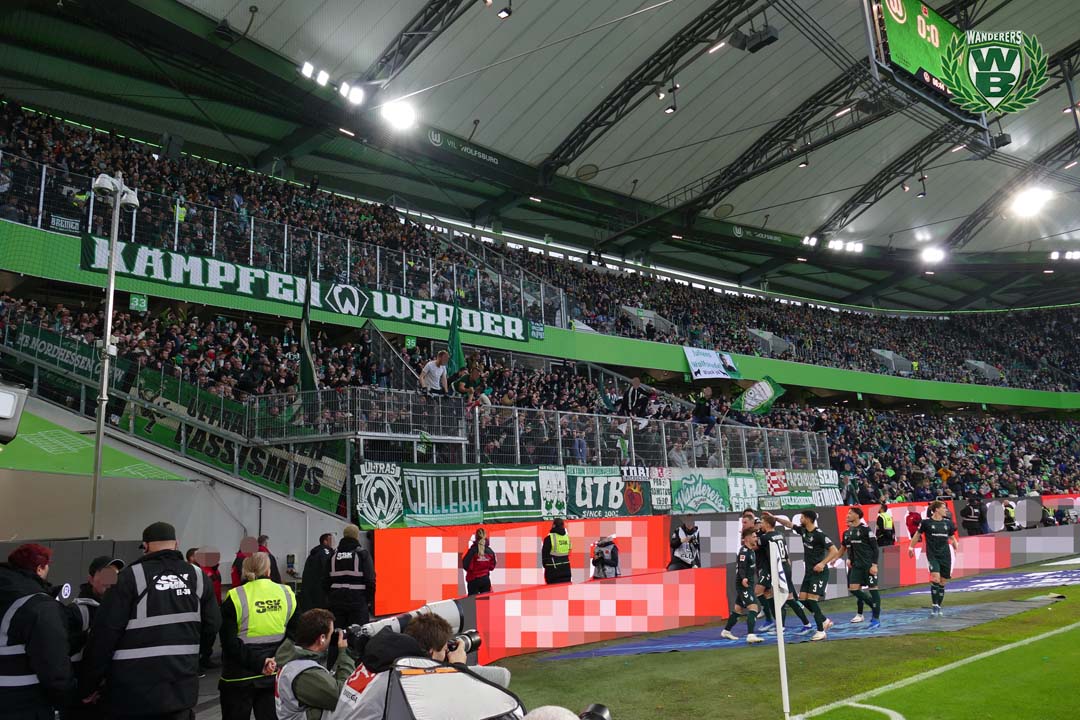 Gemessen an den relativen Zahlen hat jedoch Werder Bremen in der #Bundesliga den stärksten Auswärts-Support hingelegt. Neben dem Gästeblock besorgten sich mehr als doppelt so viele Werder-Fans Karten für den Heimbereich und stellten fast ein Viertel der Zuschauer in Wolfsburg!
