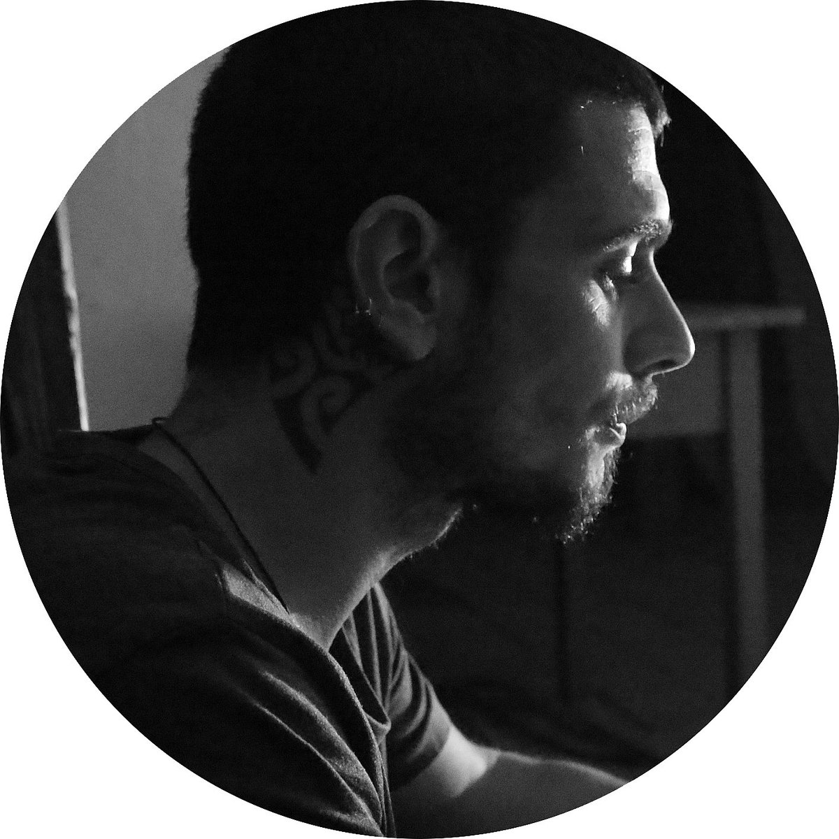 El viernes 17 de nov. en el marco del #GolemFest, a las 18:00 estarán Raquel M. Roca, Profeta Digital y Andrea Manfredini en una mesa redonda donde nos contarán su experiencia en el género del terror, la fantasía y la ciencia ficción desde la perspectiva de un autor novel.