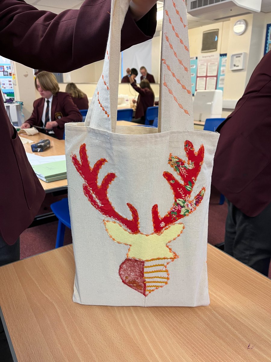 Michell25591610's tweet photo. Some amazing work from year 9 textiles students this half term. Tote bags with a nature theme. Creative designs and excellent sewing machine skills @cvhsDt @ColneValleyHigh #proudteacher 👏😊 https://t.co/sICZt6bVk6