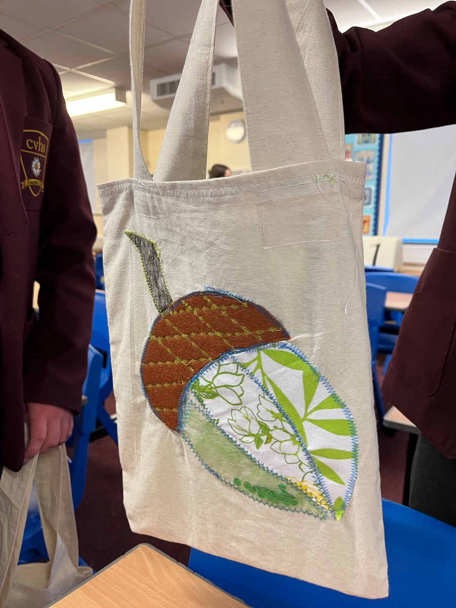 Michell25591610's tweet photo. Some amazing work from year 9 textiles students this half term. Tote bags with a nature theme. Creative designs and excellent sewing machine skills @cvhsDt @ColneValleyHigh #proudteacher 👏😊 https://t.co/sICZt6bVk6