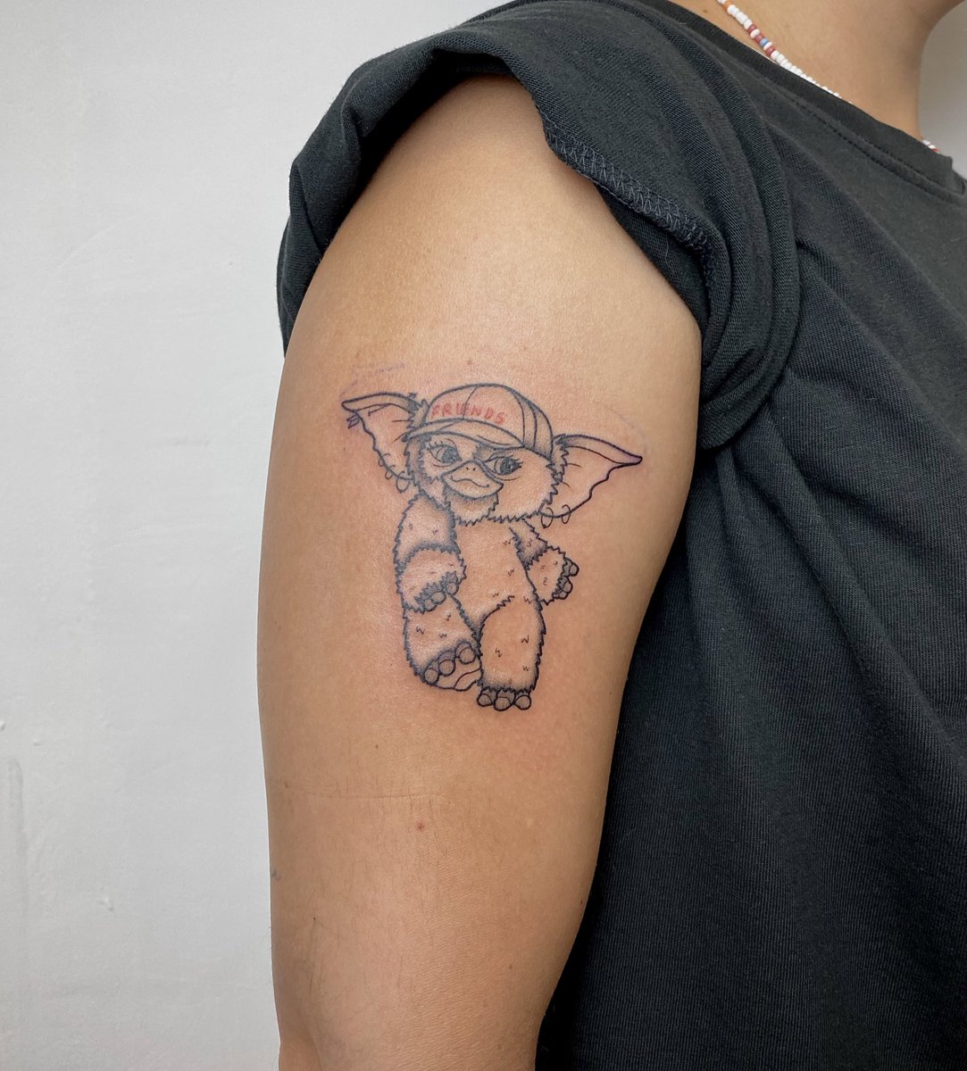 isssacea's tweet photo. hola🧚🏻‍♂️ soy tatuadora en sevilla y cierran el estudio en el que estoy, si alguien sabe de alguno que busque tatuadorx estaría muy agradecida por la información!

estos son algunos de mis trabajitos🫶🏻
más cositas en zeta.tat en el link de abajo

https://t.co/7Ew8wYpFwf https://t.co/0VY1rG8N3l