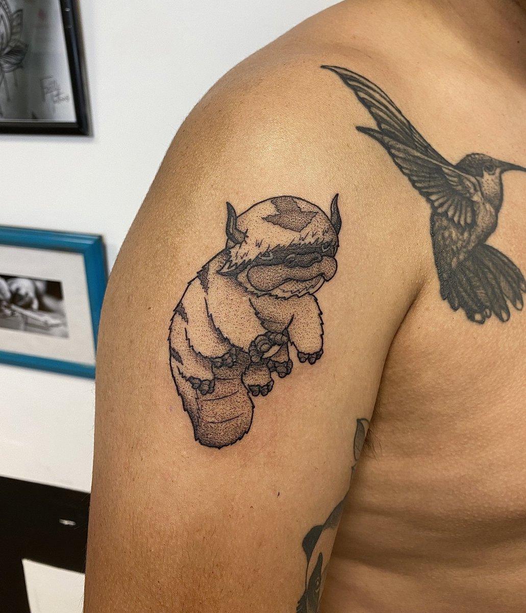 isssacea's tweet photo. hola🧚🏻‍♂️ soy tatuadora en sevilla y cierran el estudio en el que estoy, si alguien sabe de alguno que busque tatuadorx estaría muy agradecida por la información!

estos son algunos de mis trabajitos🫶🏻
más cositas en zeta.tat en el link de abajo

https://t.co/7Ew8wYpFwf https://t.co/0VY1rG8N3l
