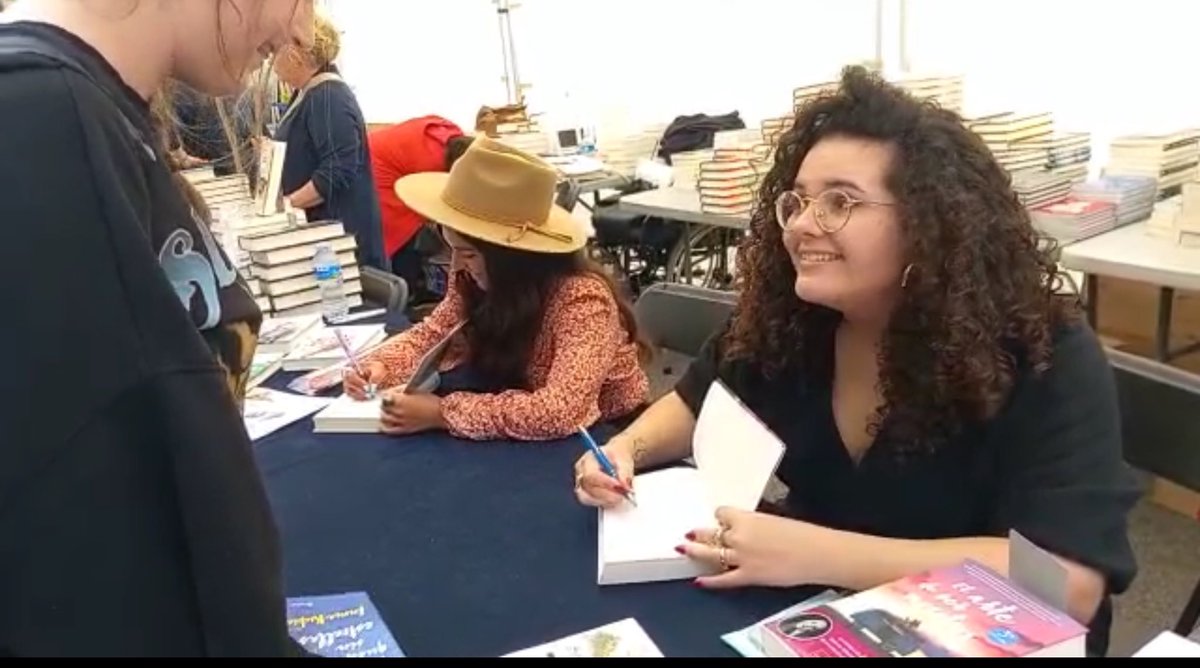 quédate con alguien que te mire como inma me miraba a mi en sant jordi HDJSHDJS✨✨