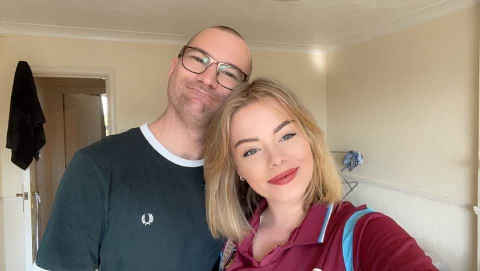 piratesmurf24's tweet photo. This is my best friend, she doesn't use twitter, but I'm alive today because of her, she's the best person I know.
And I'd love to get her a message from @WestHam and especially @_DeclanRice or @jk_rowling if your feel generous
#coyi #westham https://t.co/coQpxrYelP