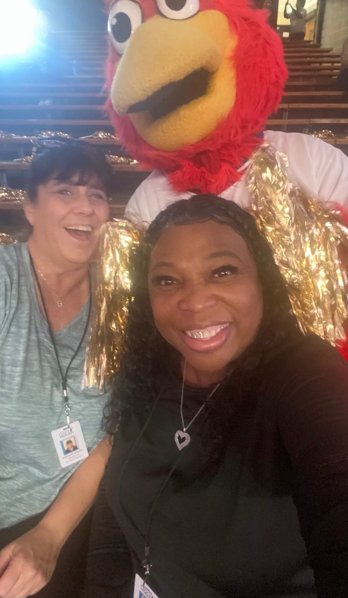 FSSDSchoolBus's tweet photo. I don’t know about the kids, but it sure looks like Ms. Bonnie and Mrs. Lisa had fun today on their @fssdJES field trip to @VandyWBB #TeamYellowBus #FSSDProud #SafetyIsJob1 https://t.co/UIjLQjf0pJ