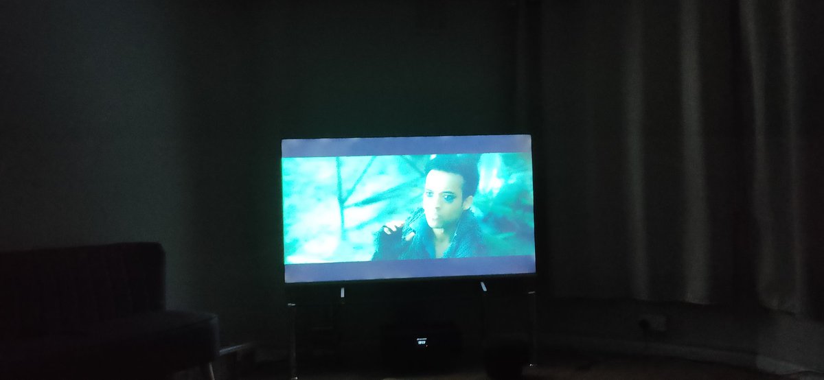 Alex2020NB's tweet photo. @Philips Philips TV Technical Support has already tried to tell me that there is no problem with the picture on my TV because backlight bleed is inherent in LED technology. Look at the state of the picture on it. Marketing blurb describes the TV model as "the one that has it all". Lol https://t.co/toWuhbfNlw