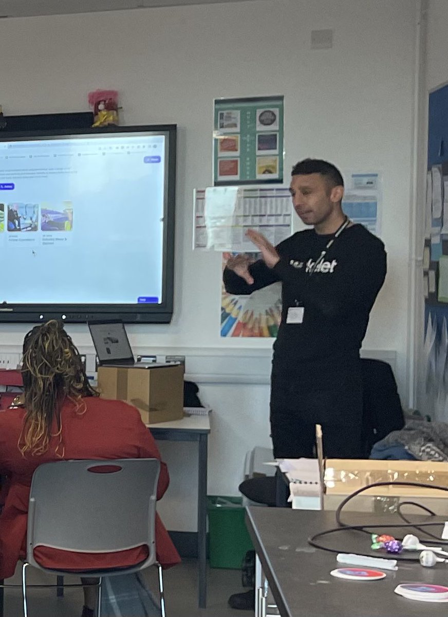 KateWhyles's tweet image. A BIG thank you to @JBDbiz and @J4jammy from @wakelet for coming over to @NottmCollege today to deliver some really engaging and inspiring sessions to our staff members on CPD day. #wakeletwave @NCLearningTech @rbuckleyuk