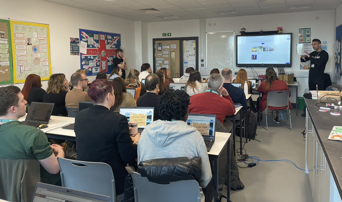 KateWhyles's tweet image. A BIG thank you to @JBDbiz and @J4jammy from @wakelet for coming over to @NottmCollege today to deliver some really engaging and inspiring sessions to our staff members on CPD day. #wakeletwave @NCLearningTech @rbuckleyuk