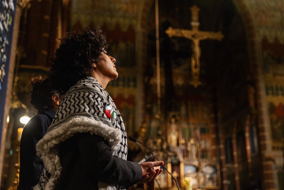 Roger Anis روچيه tweet media