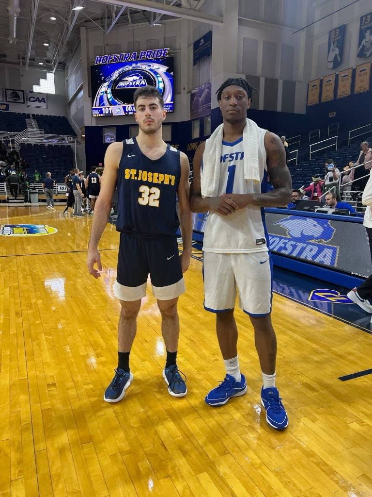 Very cool to see Scotland alum and former roommates Dillon Hod and Hofstra's Darlinstone Dubar reunited after going to battle in home opener

<a href="/Coach_Chaney/">Chris Chaney </a> @iamkingsullivan <a href="/kingsleytime/">Coach Blake Kingsley Jr.</a> <a href="/springer/">Andrew Springer</a>