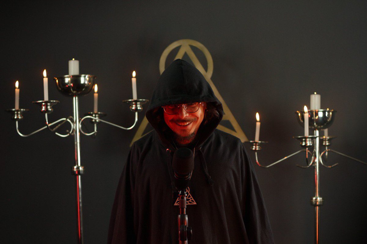 Normose_'s tweet photo. SEITA, CULTOS e TRUE CRIME

Como a política a religião a conspiração e a arte criam seitas e cultos usando a mesma receita de manipulação? A linguagem !

Estreia essa semana no Normose episódio especial. Estamos de volta com o canal ! Ajuda compartilhando? ✊ https://t.co/vUMaiduxDQ