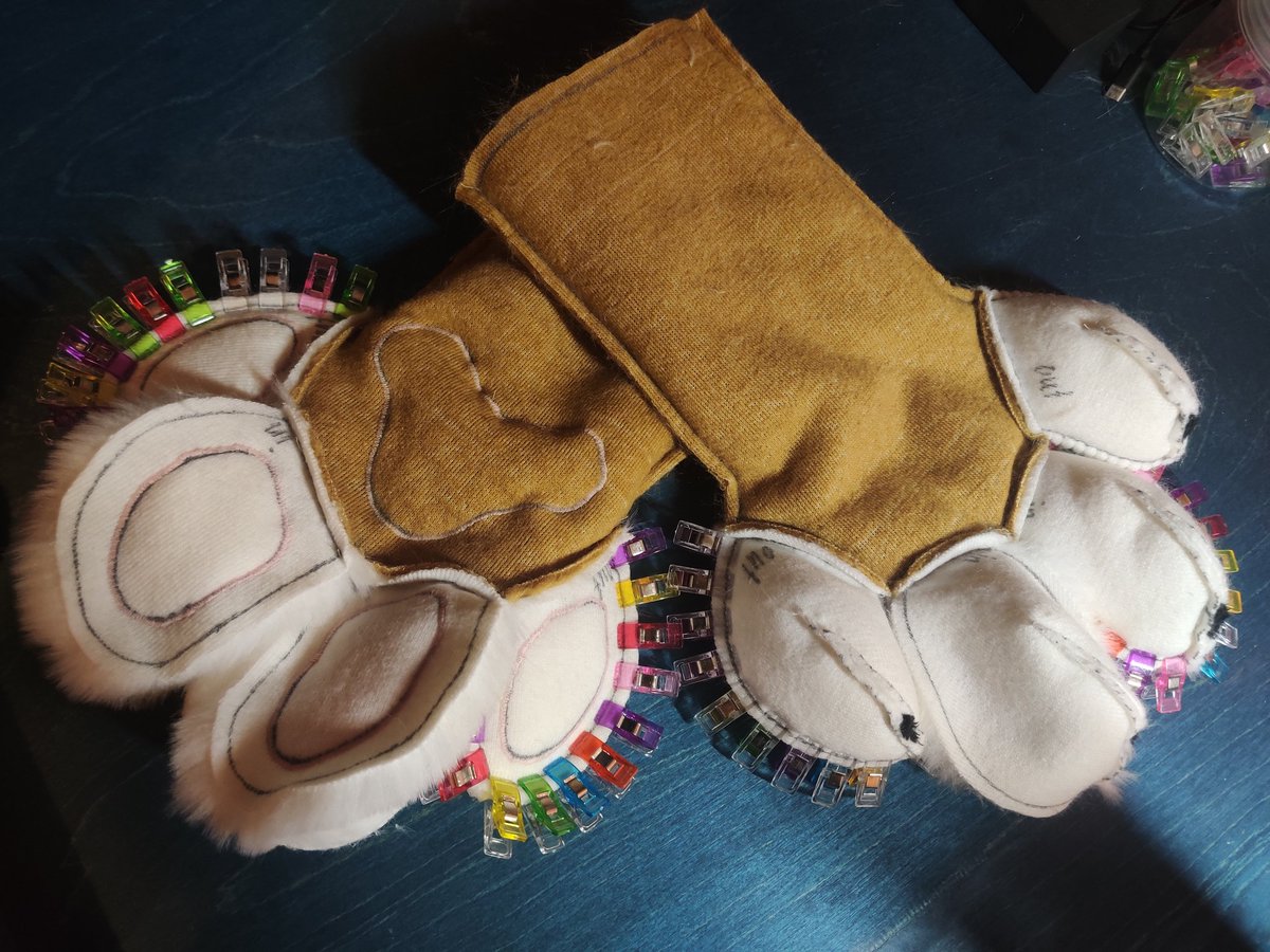 SandcatCustoms's tweet photo. Oh hey I forgot about Twitter existing again. Current WIP of some beans, first time using @YBLSuits pattern ☺️ Gonna have to draft a liner insert but liking the shapes so far.

These beans will be up for sale when they're done 👍 https://t.co/RzdkgtjSLJ
