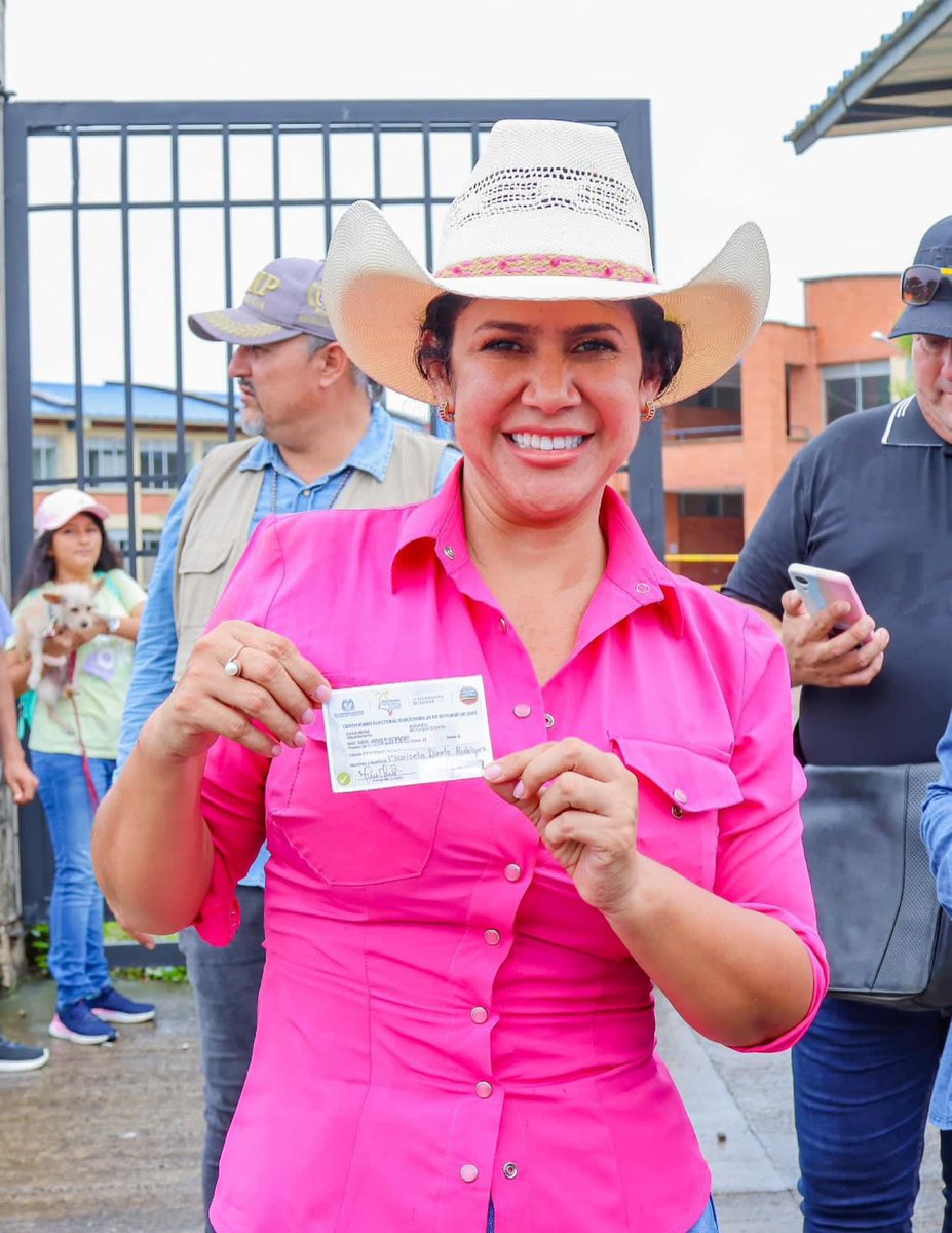 #Atención | La excandidata a la Gobernación de #Casanare <a href="/mariseladuarter/">Marisela Duarte R</a> acepta la curul como diputa de la Asamblea Departamental.