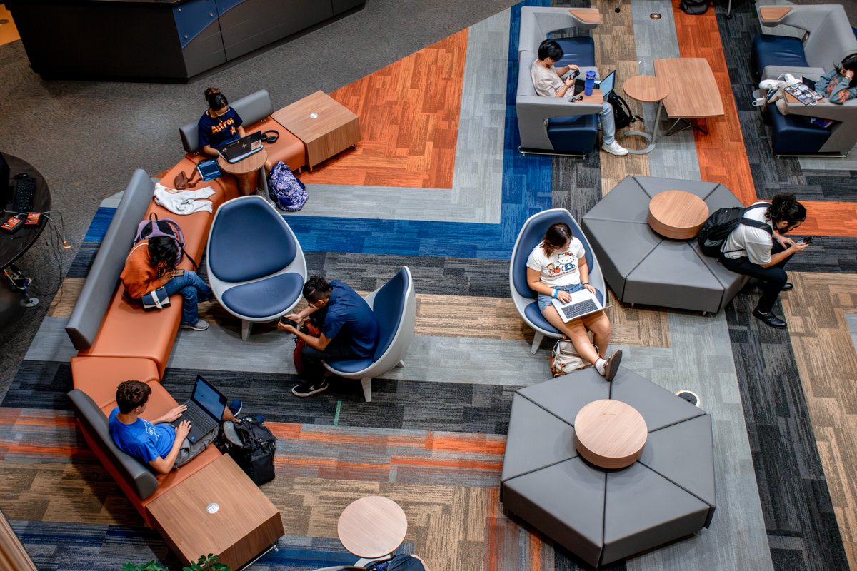 UTSA's tweet photo. We're getting closer to the end of the semester, 'Runners! If you need some help with your classes, Tutoring Services is here to help you. There's a ton of resources and options out there for help - make sure to take advantage!

🔗 : https://t.co/45W0ZoiIwM

#UTSA | @UTSATutoring https://t.co/QUucaaJ0mb
