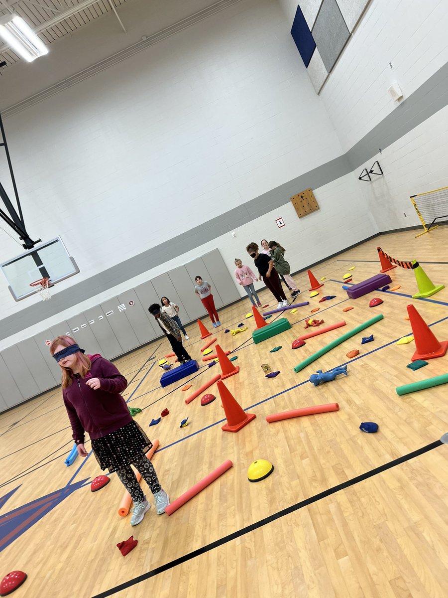CoachDudek_NMS's tweet photo. The Diamond Knights Character Club worked on communication skills today playing mine field. They had a great time! #CPKnights #LeadershipSkills #communicationskills #Blindfoldedfun https://t.co/mR8Dr97krM