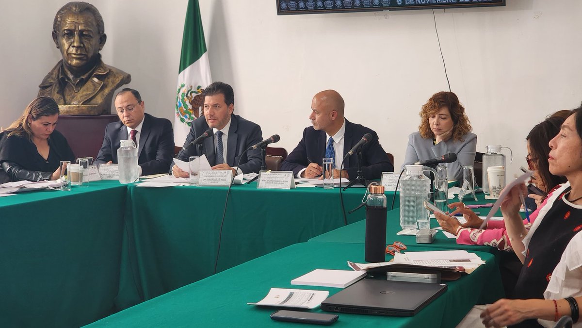 vhlobo's tweet photo. En el marco del 5° Informe de Gobierno, recibimos la comparecencia del Secretario de Obras y Servicios del Gobierno de la Ciudad de México, Jesús Antonio Esteva Medina. Aún quedan desafíos en infraestructura urbana e inclusión para nuestros ciudadanos.

 #CDMX. https://t.co/Ty1mO8YioJ