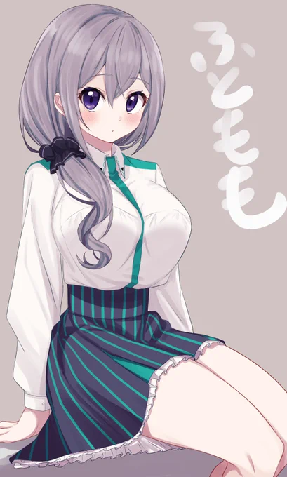 11月なのに一向に寒くならないので生足もも悠花先輩。 