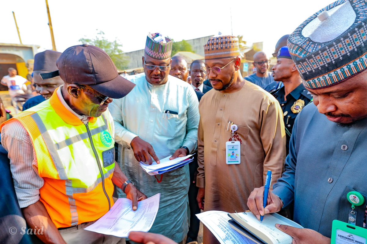 daudalawal_'s tweet photo. Earlier this afternoon in Gusau, I took a tour of the sites of the first phase of major road projects that my administration embarked upon in my few months in office. 

I am satisfied with the speed and quality of work undertaken by the contractors so far. https://t.co/AMTXp65TZb