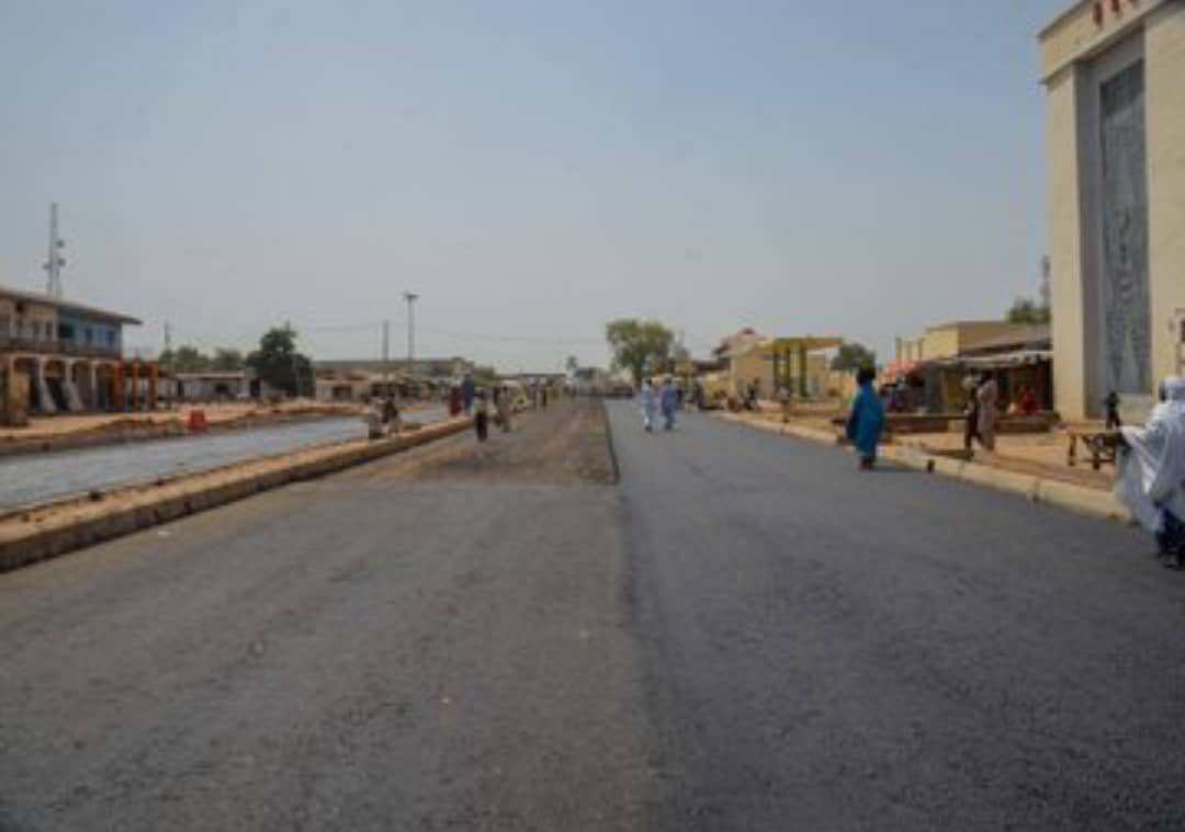 daudalawal_'s tweet photo. Earlier this afternoon in Gusau, I took a tour of the sites of the first phase of major road projects that my administration embarked upon in my few months in office. 

I am satisfied with the speed and quality of work undertaken by the contractors so far. https://t.co/AMTXp65TZb