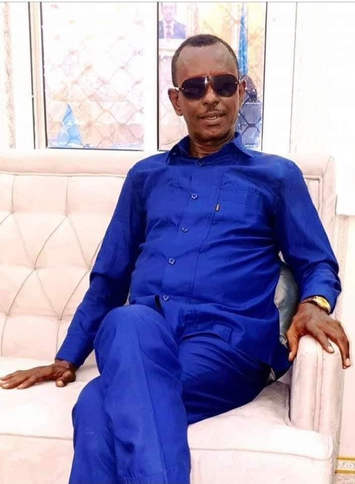 Innaalilahi waa inna ileyhi raajicuun, Maareeye ku xigeenkii Tiyaatarka Qaranka Maxamed Xassan Barrow oo geeryooday. Maxamed wuxu ahaa ururiyaha &amp; odayga bahda fanka &amp; suugaanta. Wuxu ahaa samafale &amp; waddani codkiisa ku difaaci jirey dalkiisa. Ilaahay ha u naxariisto  M.H.Barrow.