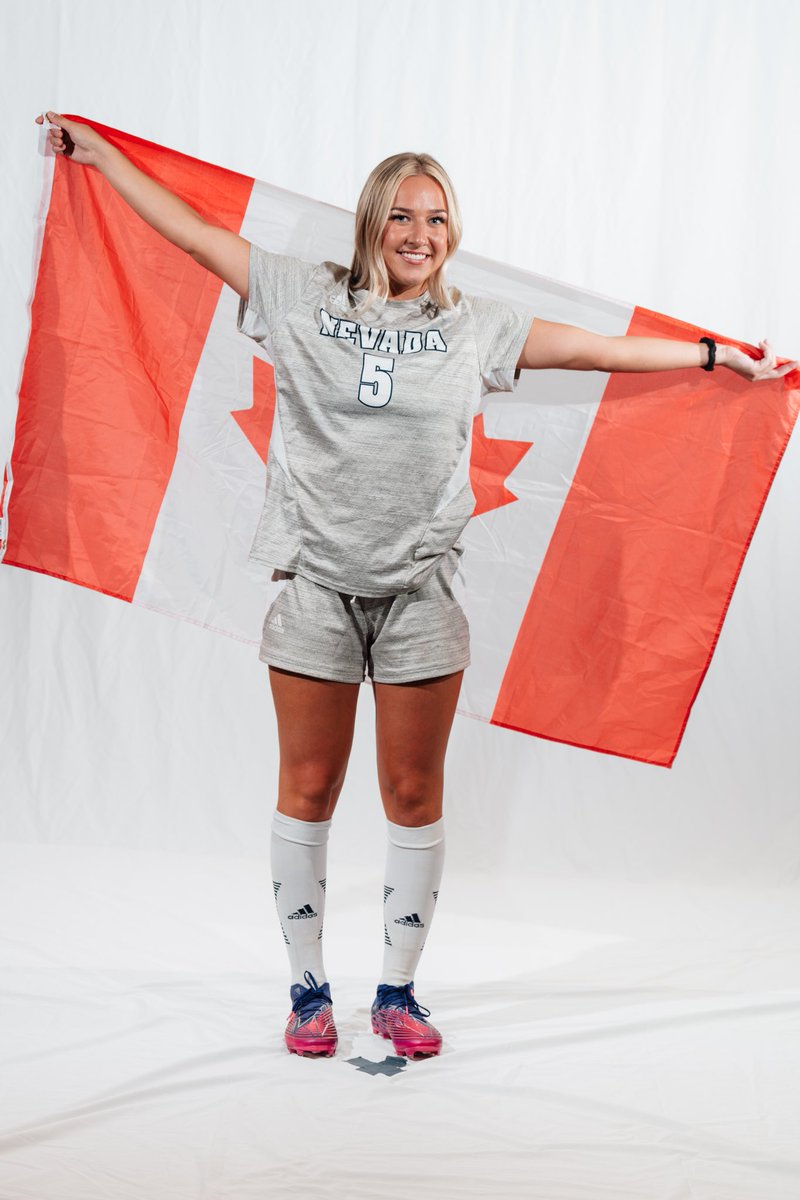 NevadaWSOC's tweet photo. Happy Birthday, @BlakeBrooklyn 🥳🎉

#BattleBorn | #WolfPack150 https://t.co/QEy0yoe41p
