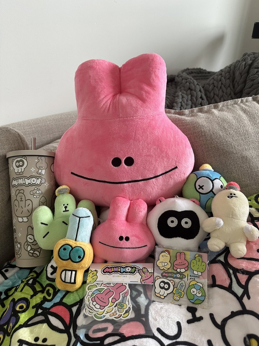 MegaMaulerx's tweet photo. Look what arrived! @Minimon_fun super quick shipping and very impressed! Love it alllllll 💫🫶🏼 #Minimon @3LandersNFT https://t.co/NE7SskBNI3