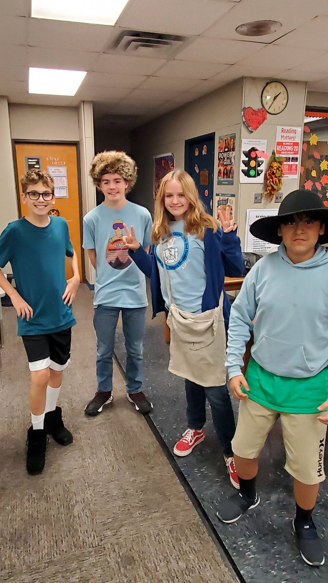 Monticelloman1's tweet photo. Students completing a Frontier artifact exploration activity and enjoying trying on the clothes. @dataedwhite #datadoes https://t.co/IqmhIkgR7A