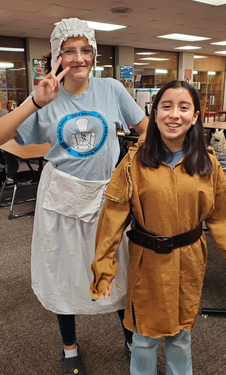 Monticelloman1's tweet photo. Students completing a Frontier artifact exploration activity and enjoying trying on the clothes. @dataedwhite #datadoes https://t.co/IqmhIkgR7A