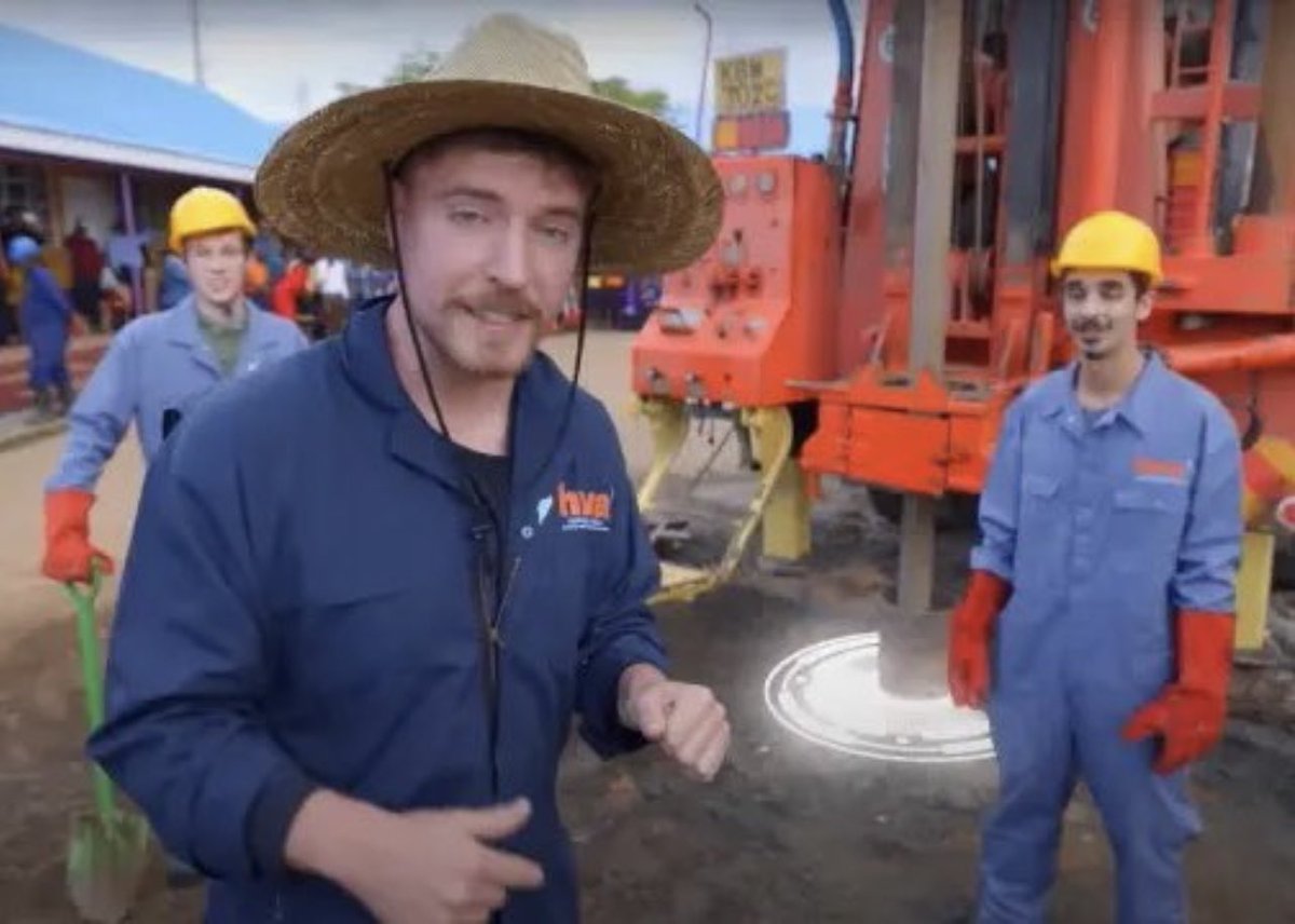 FranciscaBadar1's tweet photo. O YouTuber MrBeast constrói 100 poços de água potável na África e muda a vida de 500 mil pessoas: “Se ninguém mais fizer isso, nós o faremos”.

Entretanto, a ONU continua a procurar uma solução “para levar água e alimentos aos mais necessitados”…                                    

A iniciativa privada supera a ONU, que se revela um ninho de comunistas inúteis e corruptos que só serve para defender criminosos e terroristas. Você está de acordo?