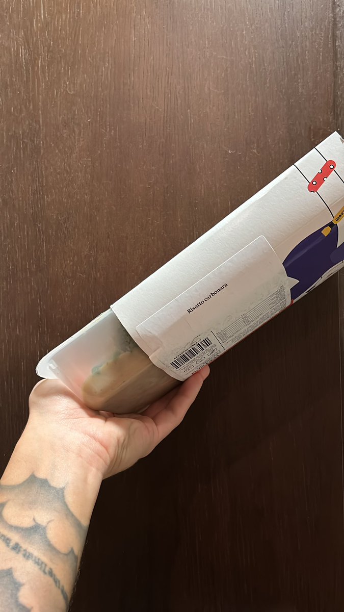 braisriveiro2's tweet photo. Hola @wetaca. He tenido un problema con mi pedido. ¿Esto no parece un risotto carbonara, verdad? https://t.co/wEDdpAyTOy