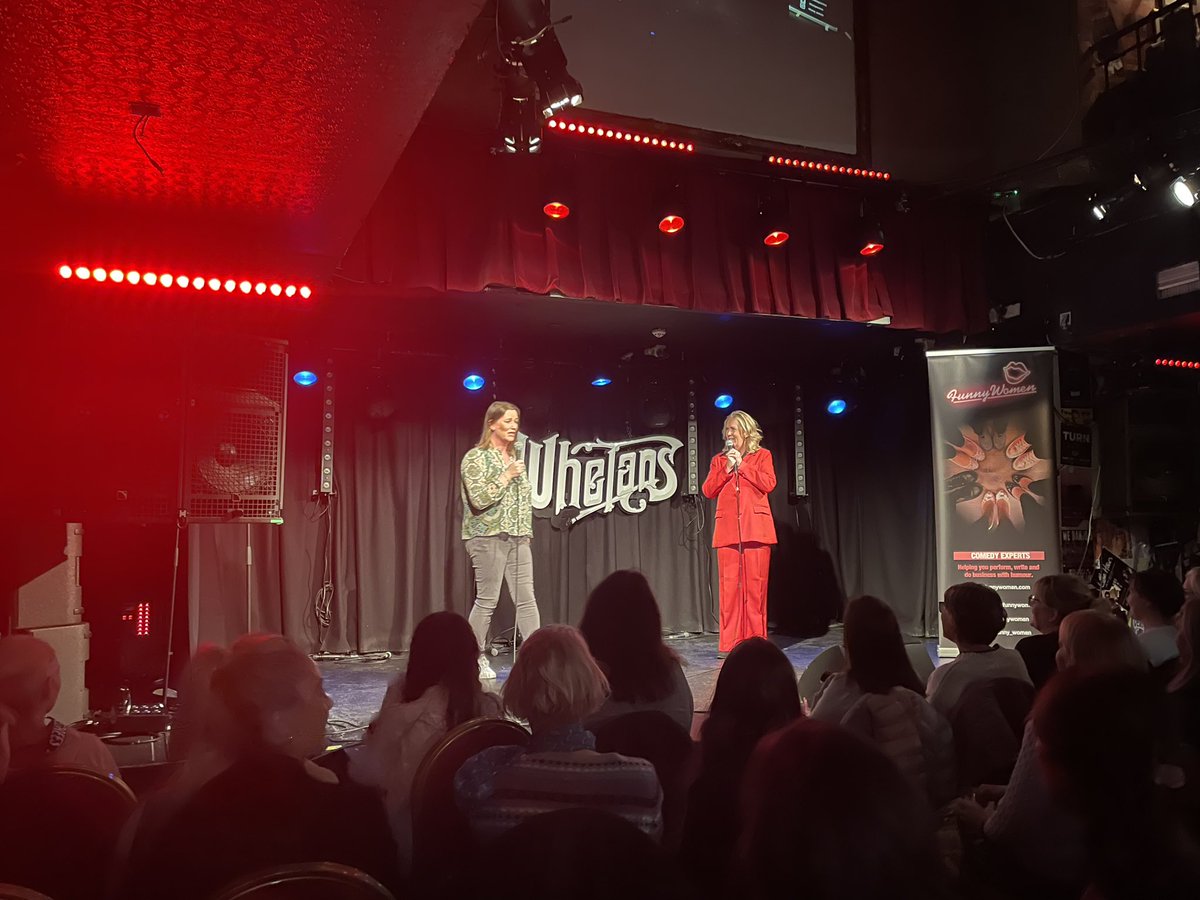 funnywomen's tweet photo. It’s a full house tonight at @whelanslive for #fwlivedublin! 👏👏👏👏👏 opened and hosted by #chatterboxx. https://t.co/1buRfbS7Be
