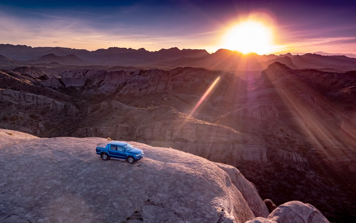 ¡Otro mes de liderazgo para Amarok! Nuestra pick-up fabricada acá en Argentina volvió a conseguir el primer puesto en ventas en su segmento en octubre, logrando así el quinto mes como líder en el año. ¡Felicitaciones, equipo! - <a href="/vwargentina/">Volkswagen Argentina</a>