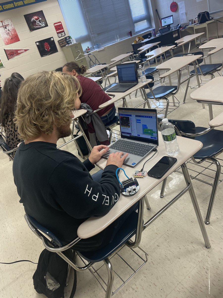 mrstechbrarian's tweet photo. Loved being able to present with @BrandyRetasket during the #TLES23. Showing off the power of coding with @msucoders https://t.co/aw9tfum161