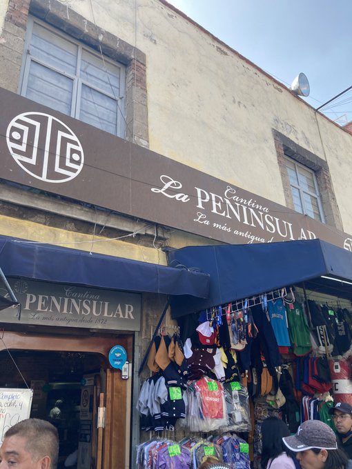 OscarBlancoCdmx's tweet photo. Centro #CDMX 🇲🇽🕷

Cantina “La Peninsular” 
Cantina “Gallo de Oro” 
Cantina “La Potosina” 
Cantina “Tío Pepe” 
Cantina “Ópera” 
Cantina “Bar Mancera”
Cantina “Salón España”
Cantina “Mascota”
Cantina “Castellana”
Cantina “La Faena”
Cantina “Dominica”
Cantina “Nueva Don León” https://t.co/h0lSyGgQ6S