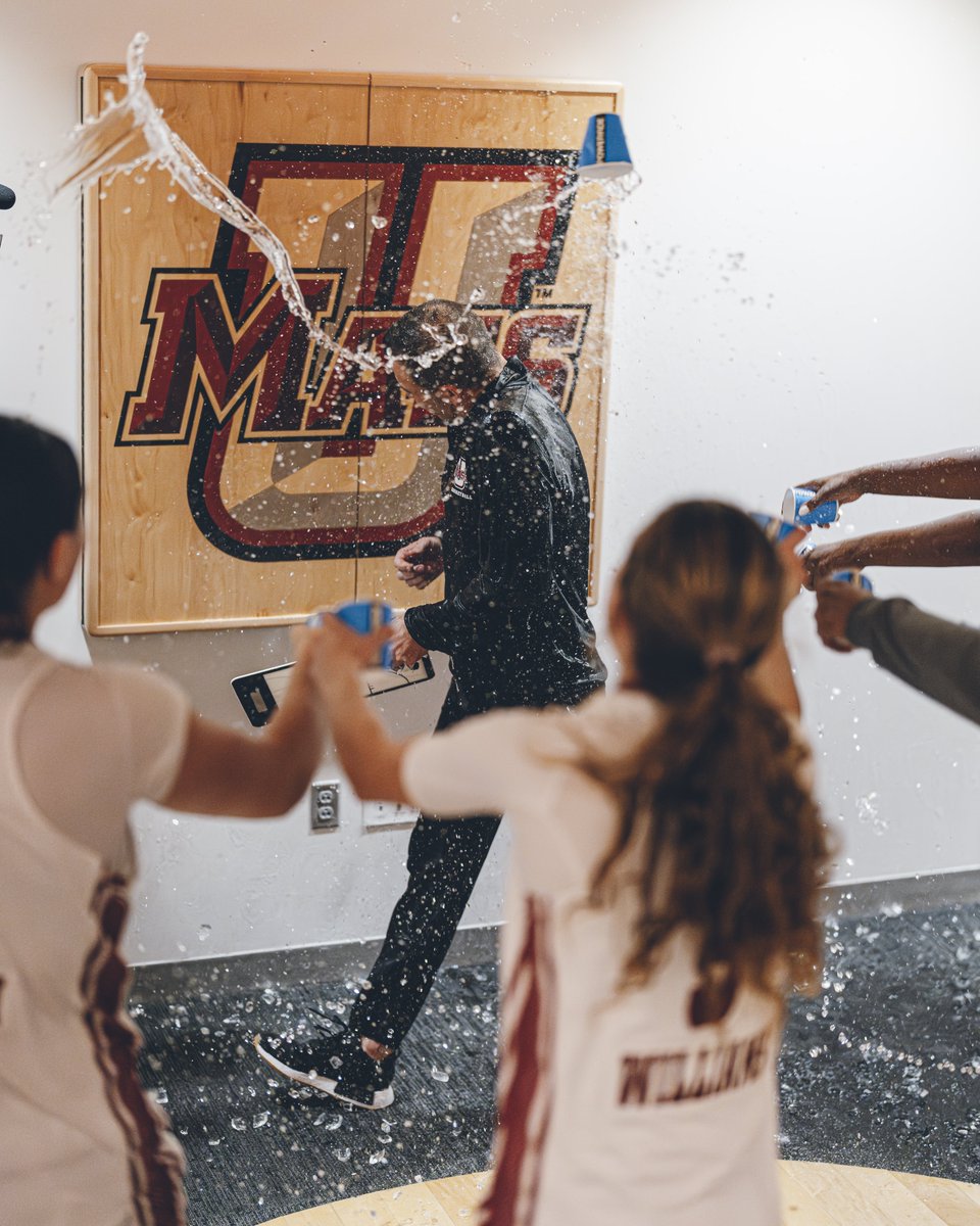 UMassWBB's tweet photo. #Flagship 🚩 https://t.co/2Lf29TjXO1