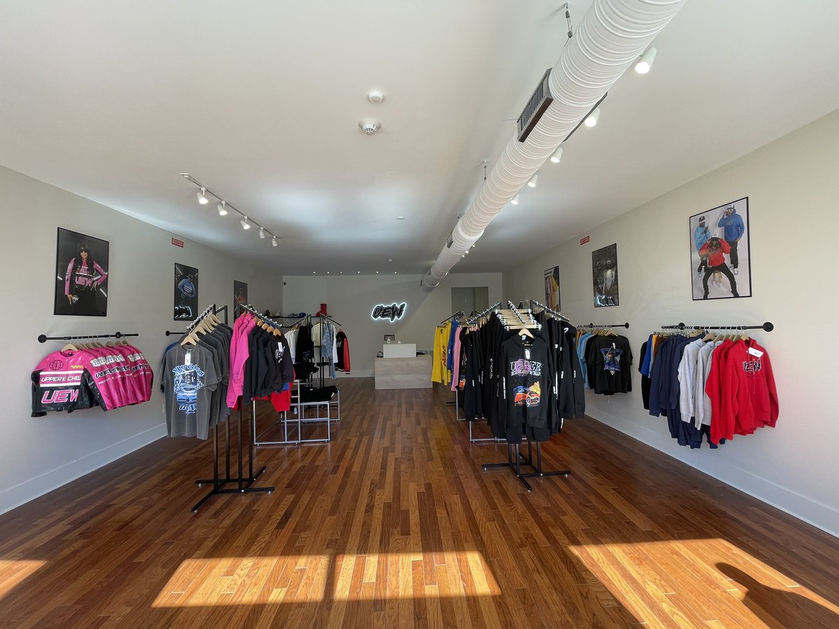 lonzohennessy's tweet photo. Opened my first store front for my clothing brand in my hometown 🔥🌐 located at 839 Forsyth Street Macon, GA 31201
https://t.co/JrKibCRrXJ https://t.co/HdfEE6XoeD
