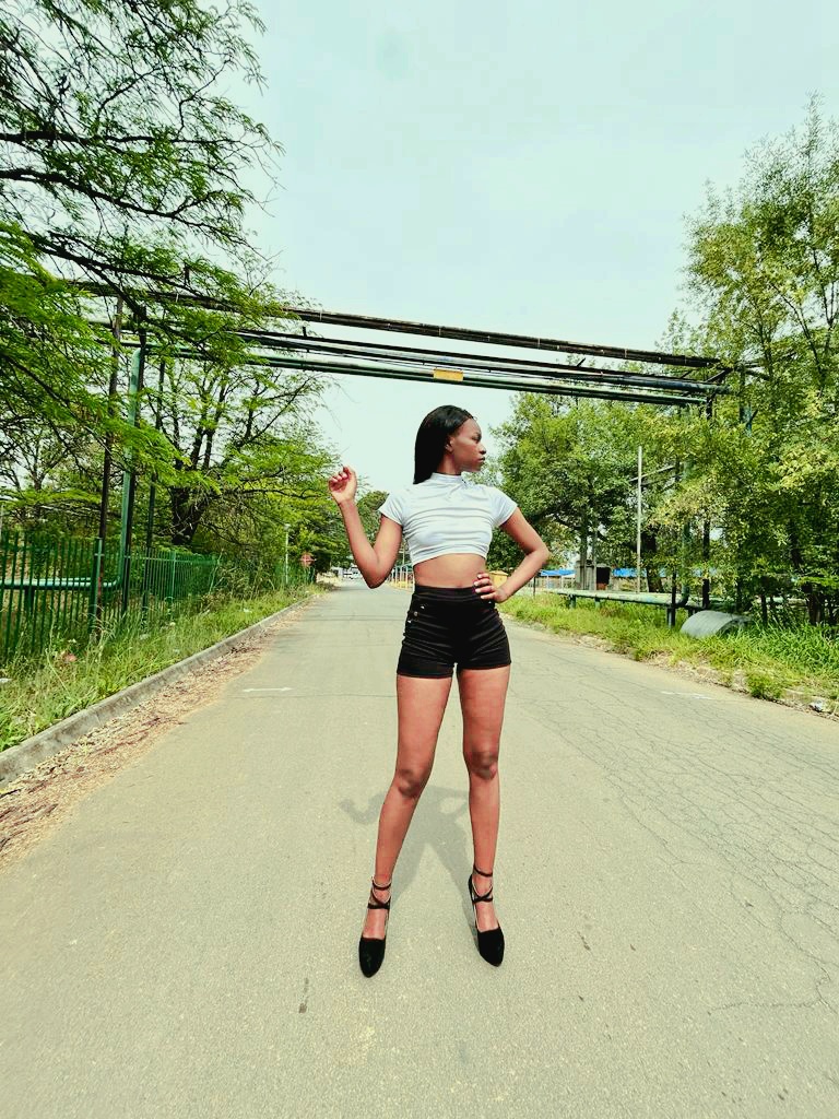 topmodelmickey's tweet image. Help me find an agency❤ 
#model #modeling #modelo #fashion #fashionstyle #runwaymodel #viral #trend #Trending #TrendingNow #TrendingHot #havefaith
Alostro skeemsaam Michael Jackson bonang kim Kardashian betway