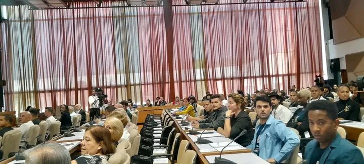 GleidysMillan's tweet photo. Inicia la sesión plenaria del #4toCongresoAHS
#UneteAlReto
#CreaTuFelicidad
#NuevaPaz #Mayabe
@UJCdeCuba
@UJCMayabeque https://t.co/Nv5PIfuVMi
