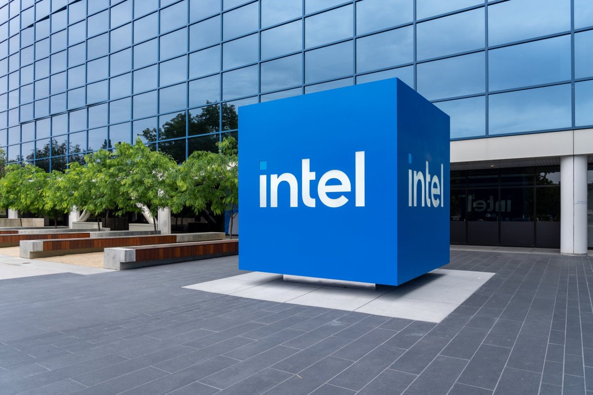 TechWireAsia's tweet image. Ready for AI in every laptop? @Intel is making it happen.
#AIProgram #NextGenPC buff.ly/45KrDlJ