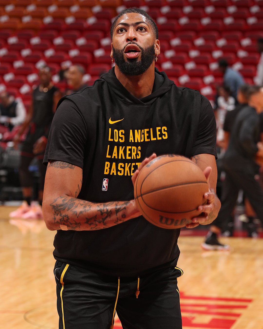 Anthony davis hotsell black lakers jersey