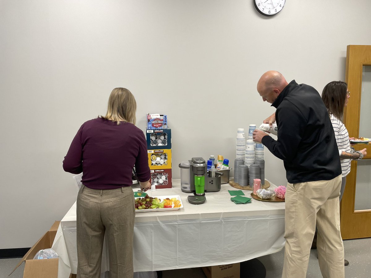 We have a great PTSA! They brought in awesome morning treats for teachers during Fall Conferences #grateful ☕️