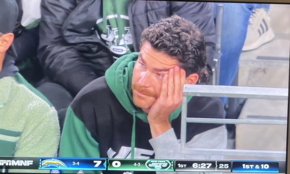 MikeyOver1's tweet photo. Life of a Jets fan https://t.co/jD4xzU2lJQ