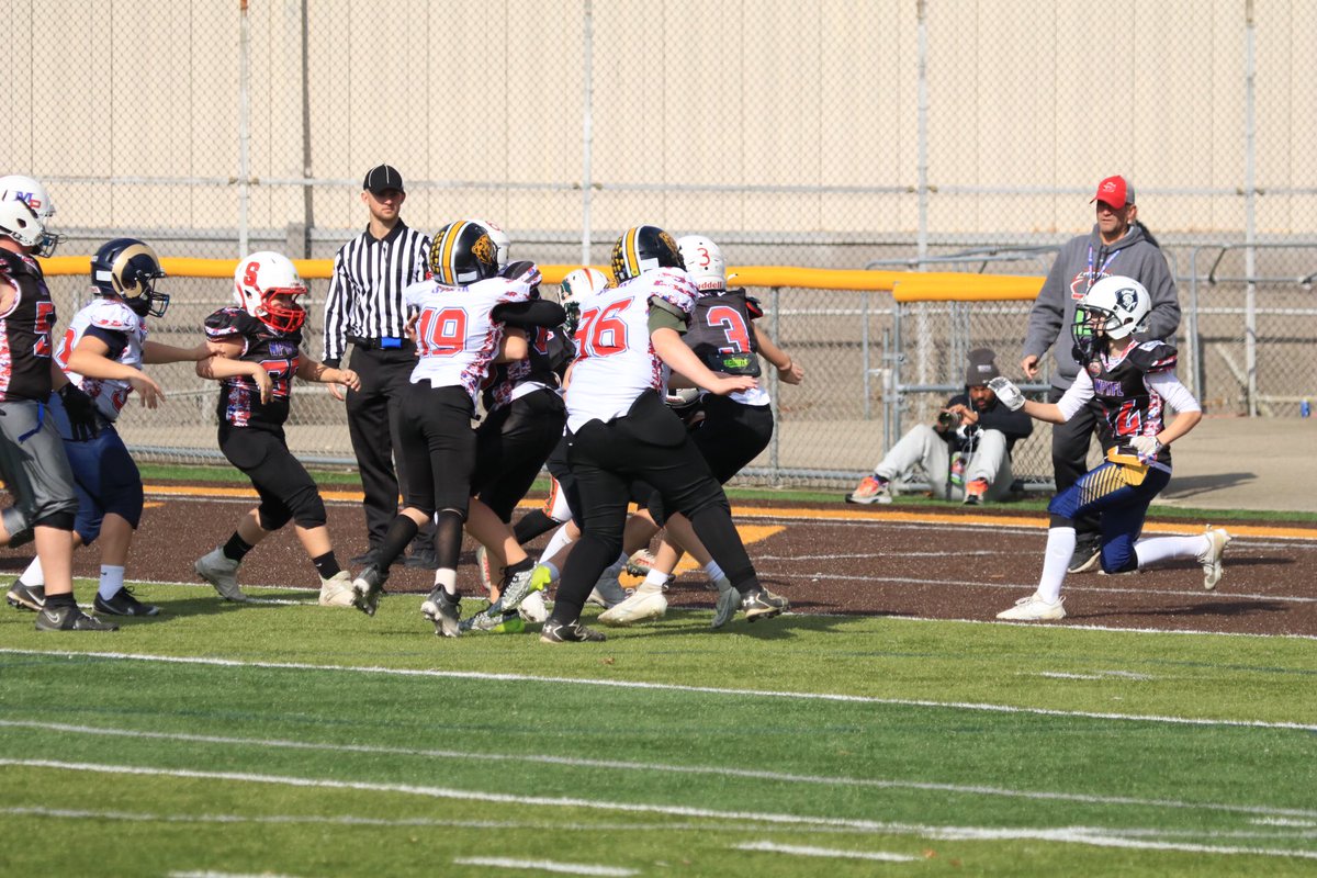 UnionFinley's tweet image. Caleb always working to clear a path for our backs