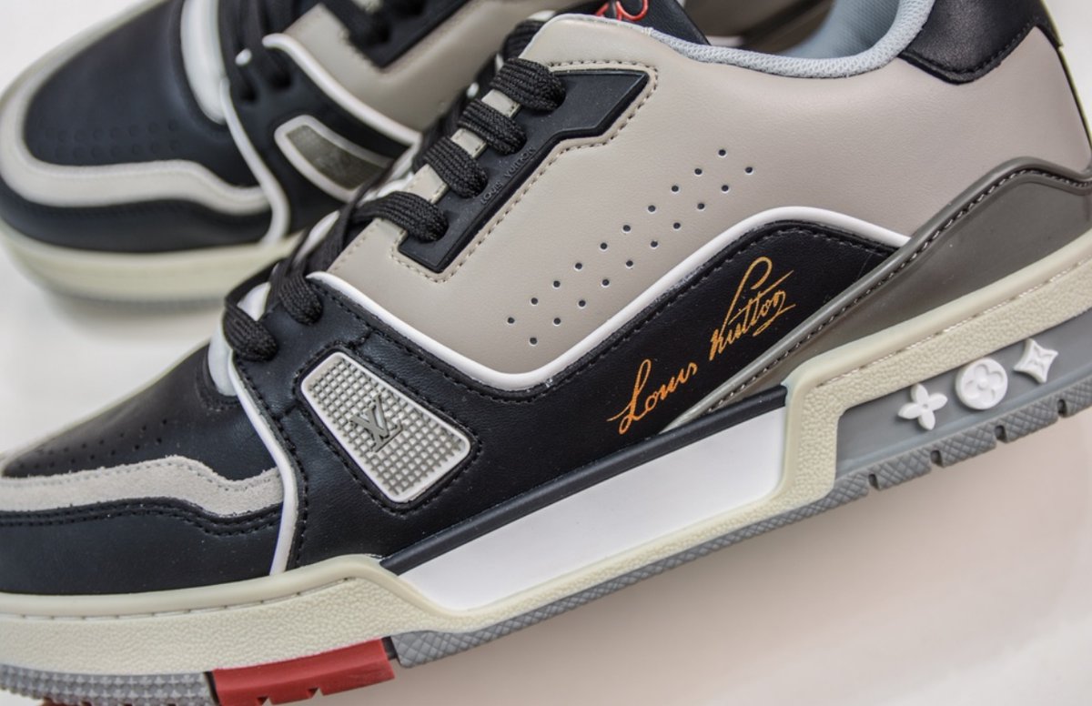 Louis Vuitton Fashion runway sneakers. #LV #LOUISVUITON #fashion #sneakers #runwayml #Nike #Shoe #movement #BallonDor #shopping 
More products please consult：betsfactory.x.yupoo.com buythebest.x.yupoo.com